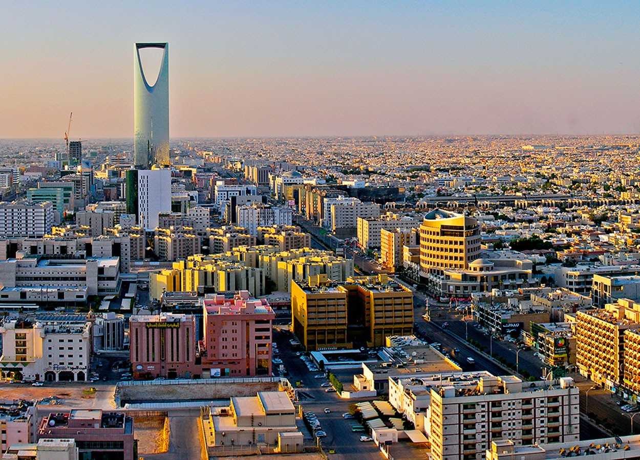 مكتب 300 متر
